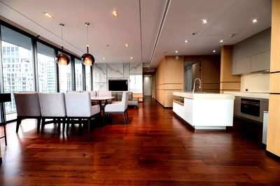 คอนโด BTS ทองหล่อ : ♦ Modern Luxury ♦ ชั้น 20+ | 3 ห้องนอน 179.14 ตร.ม. | ใกล้ BTS พร้อมพงษ์ 110 ม., เอ็มควอเทียร์ 260 ม., เอ็มโพเรียม 260 ม.