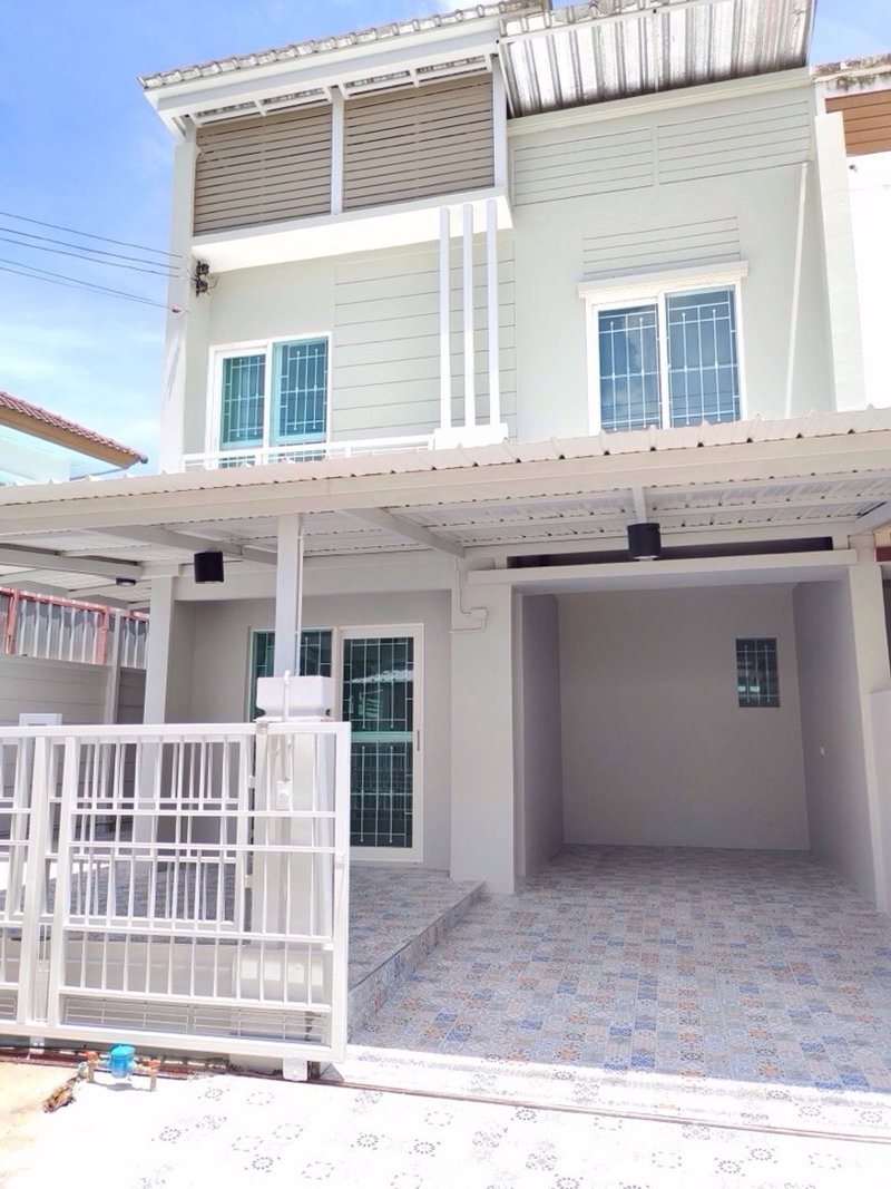 Townhouses for sale : [For Sale] Newly renovated townhouse near Mega Bangna | The Connect 8 Project