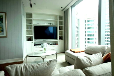 ขายคอนโด : ● Prime Location ● ชั้น 30++ 205.00 ตร.ม. | 3 ห้องนอน 4 ห้องน้ำ | ใกล้ BTS ช่องนนทรี 2 นาที, คิง เพาเวอร์ มหานคร 3 นาที, ตรีนิตีมอลล์ 3 4 นาที