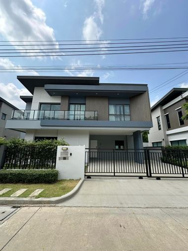 For Rent Single House Venue ID Rama 9 - Motorway