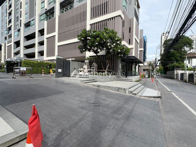 H Sukhumvit 43