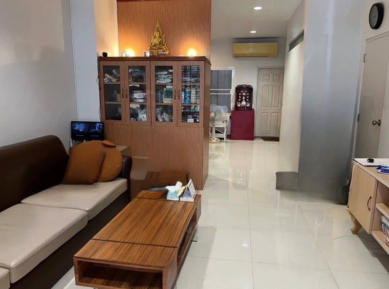 Townhouses for rent : [ RENT ]⚡🌈HKL0002 (Grandity Sathupradit 2) ⚡🌈 LINE: @theagentpro (please include @ at the beginning)