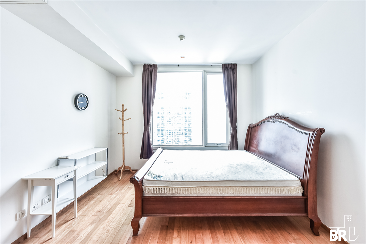 picture The Empire Place Luxury Condo Ready to Move-in at the Best Location - 9/10