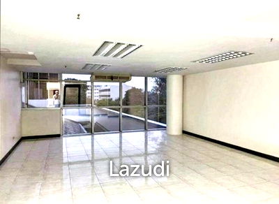 สำนักงาน ถนนพระราม 4 : 193 Sqm Office Space at Richmond Office building For Rent and Sale