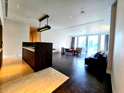 ขายคอนโด : ♦ Prime Location ♦ ชั้น 25++ 211.00 ตร.ม. | 3 ห้องนอน 4 ห้องน้ำ | ใกล้ BTS ช่องนนทรี 2 นาที, คิง เพาเวอร์ มหานคร 3 นาที, ตรีนิตีมอลล์ 3 4 นาที