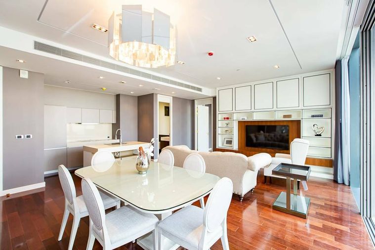 ♦ Luxury style ♦ ชั้น 15+ | 2 ห้องนอน 127 ตร.ม. | ใกล้ BTS พร้อมพงษ์ 110 ม., เอ็มควอเทียร์ 260 ม., เอ็มโพเรียม 260 ม.