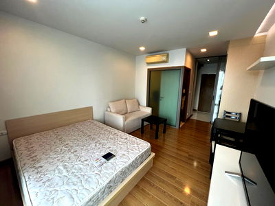 Condos for rent Sathorn Thani Tower : ✅For rent, the cheapest, Quad Sathorn (Quad Sathorn) 🔺️Location in the heart of Sathorn, Soi Narathiwat 6 👍