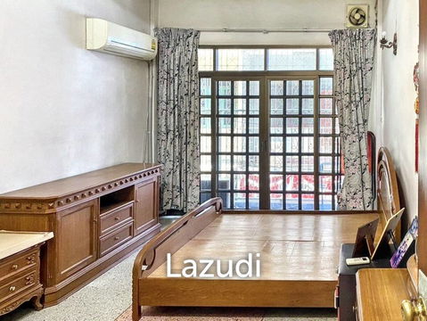8 Bed 5 Bath 200 SQ.M Townhouse at Charoenkrung