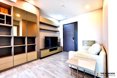 Condos for sale MRT Sam Yan :  High-potential Location, Not as Expensive as You Think The Room Rama 4 near MRT Hua Lamphong Station 