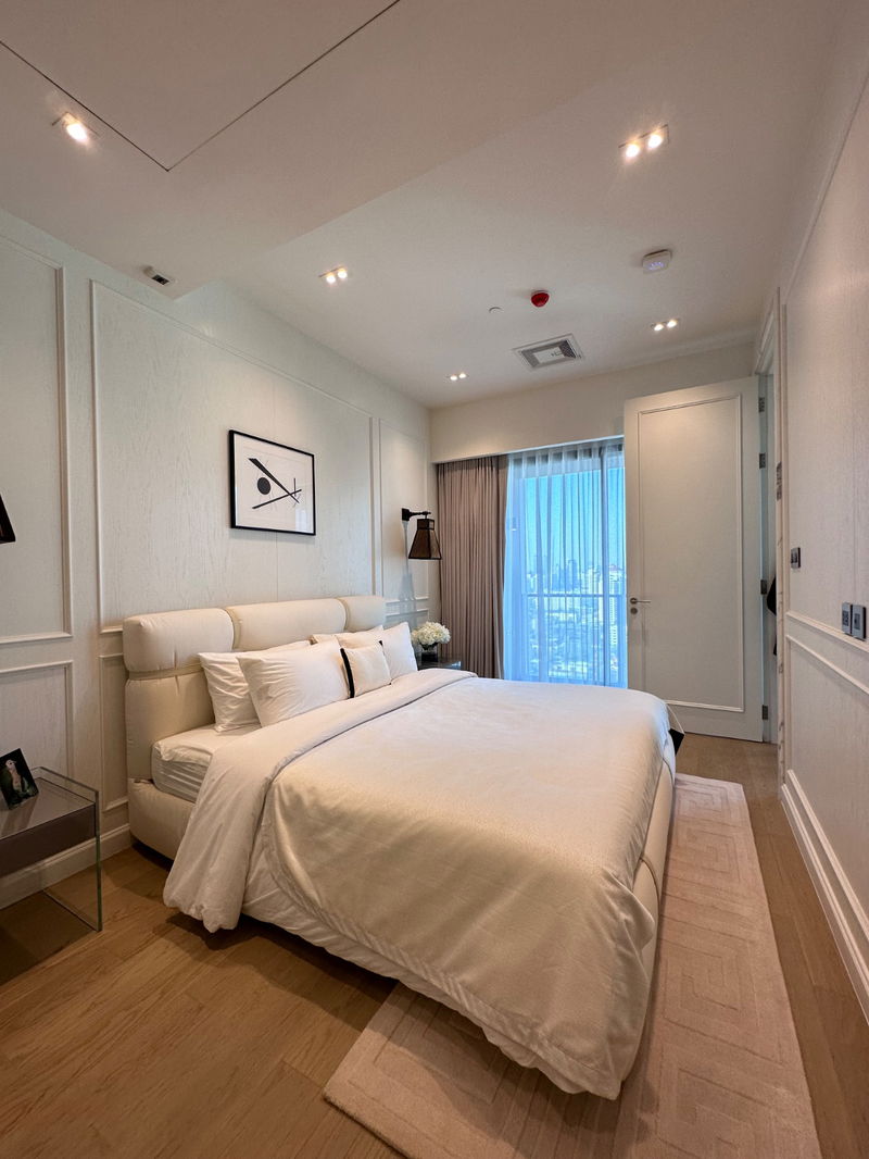 Condos for sale : For sale The Strand Thonglor best price 