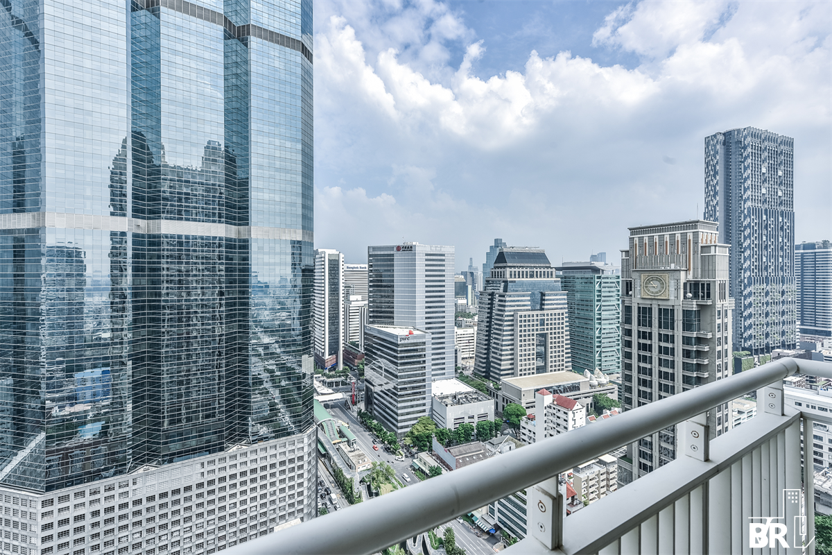 picture The Empire Place Luxury Condo Ready to Move-in at the Best Location - 4/10
