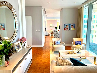 ขายคอนโด : ♦ Nice Decoration ♦ ชั้น 30++ 205.00 ตร.ม. | 3 ห้องนอน ตกแต่งครบ | ใกล้ BTS ช่่องนนทรี 2 นาที, คิง เพาเวอร์ มหานคร 3 นาที, ตรีนิตีมอลล์ 3 4 นาที