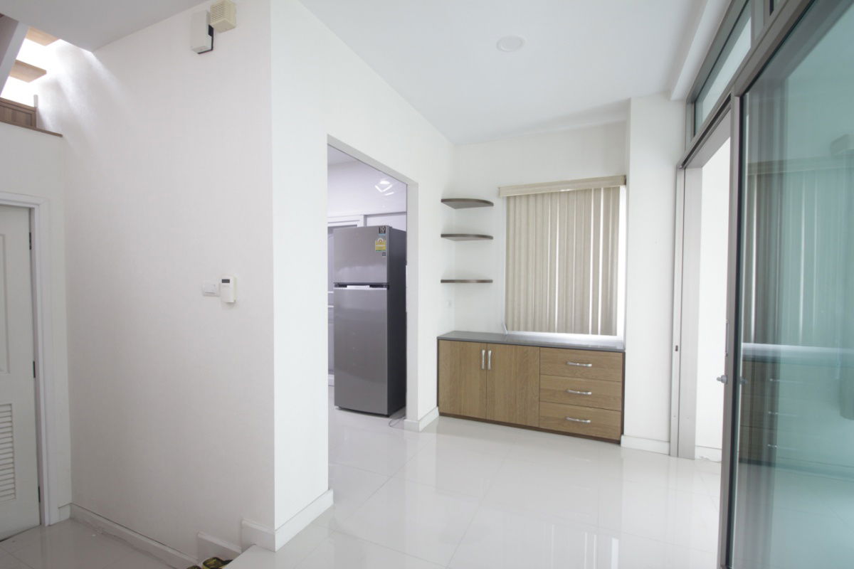 รูป บ้านเดี่ยวภัสสรเพรสทีจปิ่นเกล้าเพชรเกษม บ้านใหม่ไม่เคยอยู่ ขายขาดทุน พร้อมเฟอร์นิเจอร์ไม้จริงทั้งหลัง แอร์ ตู้เย็น ม่านปรับแสง 61.9ตารางวา ต้นโครงการ  - รูปที่ 12/41