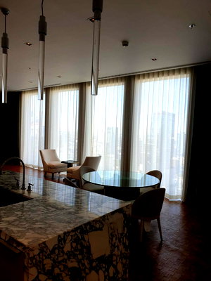 ขายคอนโด : ♦ Luxury style ♦ ชั้น 25++ 146.00 ตร.ม. | 2 ห้องนอน ตกแต่งครบ | ใกล้ BTS ช่่องนนทรี 2 นาที, คิง เพาเวอร์ มหานคร 3 นาที, ตรีนิตีมอลล์ 3 4 นาที