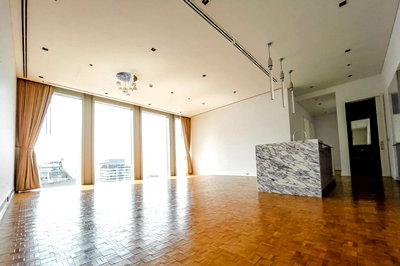 คอนโดให้เช่า : ♦ Unfurnished ♦ ชั้น 30++ 142.00 ตร.ม. | 3 ห้องนอน | ใกล้ BTS ช่่องนนทรี 2 นาที, คิง เพาเวอร์ มหานคร 3 นาที, ตรีนิตีมอลล์ 3 4 นาที