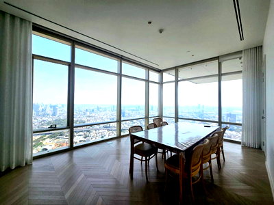 คอนโดให้เช่า : ❖ Prime Location ❖ ชั้น 50+ 379.00 ตร.ม. | 4 ห้องนอน 5 ห้องน้ำ | ใกล้รถไฟฟ้า BTS สะพานตากสิน 6 นาที, เอเชียทีค เดอะ ริเวอร์ฟรอนท์ 5 นาที