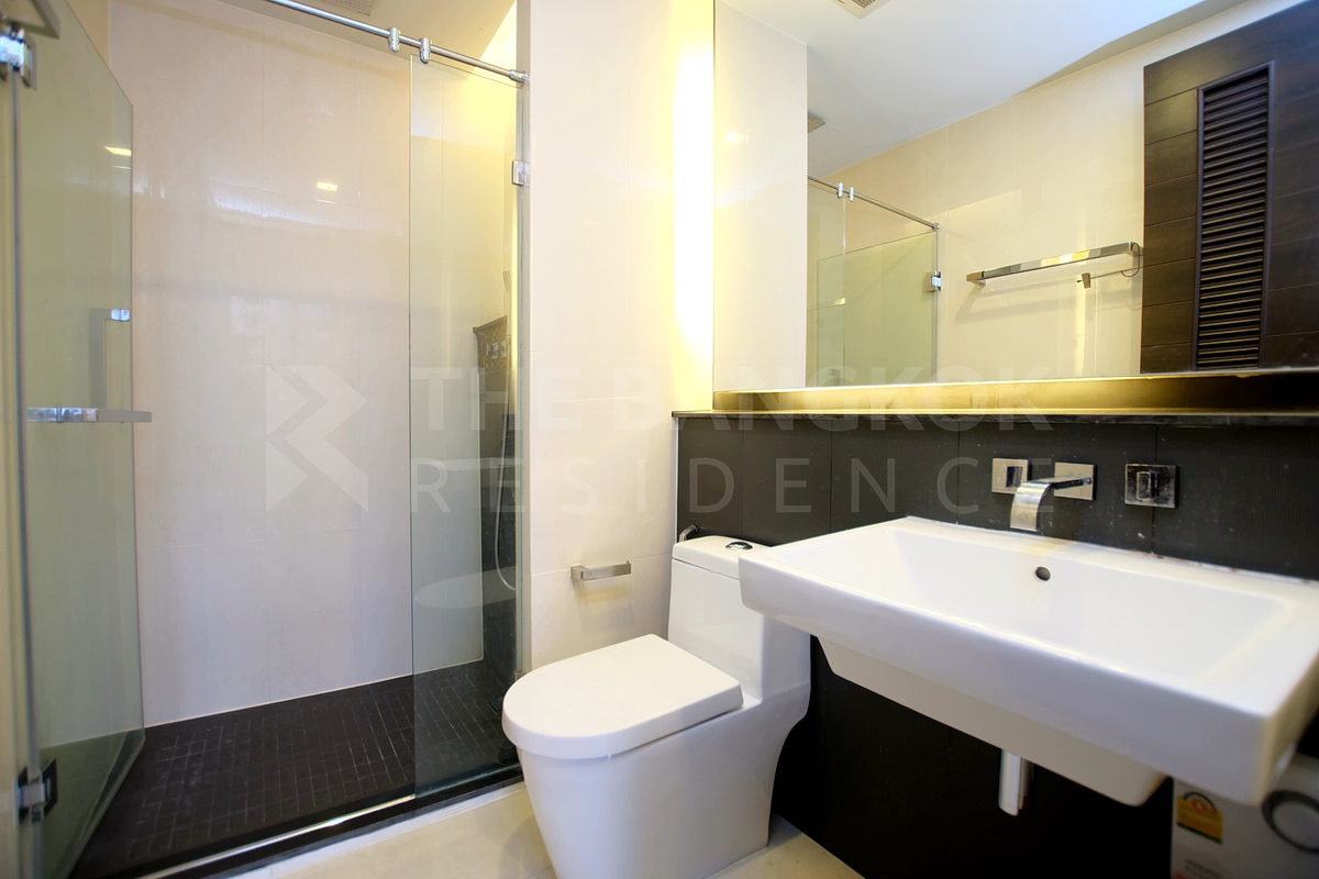 picture Ivy Ampio Ultimate Luxury Lifestyle with Convenience near MRT Cultural Center of Thailand Station - 3/10