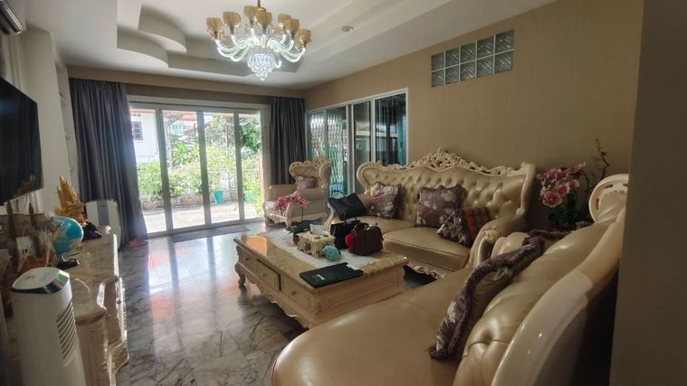 ขายบ้านหรู 3 ชั้น พร้อมอยู่ สไตล์โมเดิร์นพระราม 9  5ห้องนอน 8 ห้องน้ำ เหมาะกับครอบครัวใหญ่ ฟั่งชั่นครบครัน