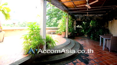 เช่าทาวน์โฮม อาคารรัจนาการ : 🔼🔽 AccomA 📩  5 BR Townhouse @A serene townhouse nestled in the city center  (13002097)