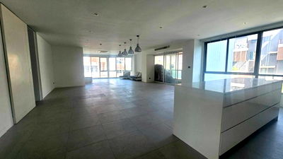 ขายคอนโด : LTH12780- Click condo Sukhumvit 65 FOR SALE Size 175 sqm. 3 beds 2 baths Near BTS Ekkamai Station ONLY 13.5 MB
