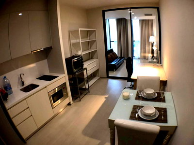 คอนโดให้เช่า : ♦ Rare Unit ♦ ชั้น 25+ Type A11 | ขนาด 49.31 ตร.ม. 1 ห้องนอน | คอนโดมีSkywalk เชื่อมเข้า BTS เพลินจิตและเซ็นทรัล เอ็มแบสซี่