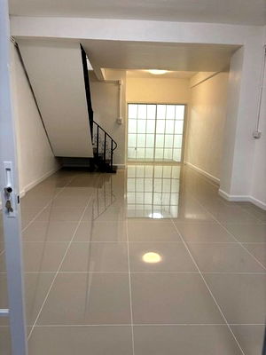 Houses for sale วิทยาลัยเทคนิคราชสิทธาราม : Town Home For Sale Sintawee Villa Bangkok