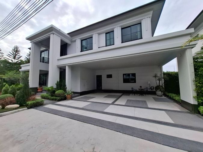 ขายบ้านตัวอย่างตกแต่งเฟอร์นิเจอร์อลังมาก โครงการเศรษฐสิริ รวมโชค