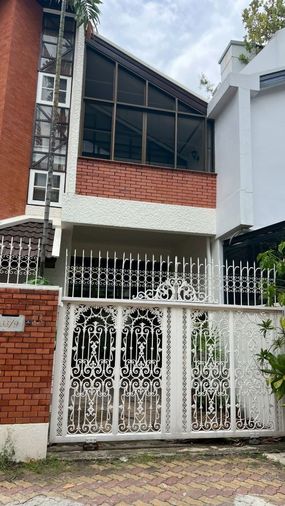 ขายบ้าน 5 ชั้น พร้อมที่ดิน ขนาด 37 ตร.ว. ซอยหลังสวน ใจกลางเมืองใกล้รถไฟฟ้าสถานีชิดลม เพลินจิต ถูกสุดในโครงการ
