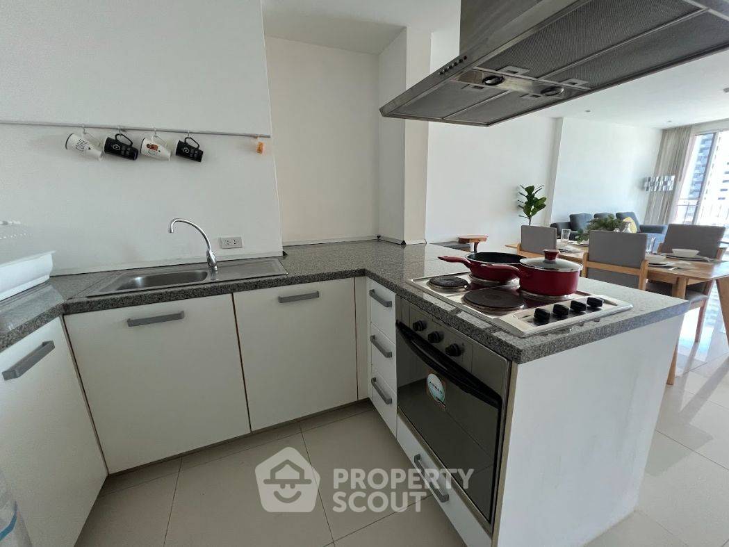 picture 2-BR Condo at Fullerton Sukhumvit near BTS Ekkamai (ID 1521198) - 7/14