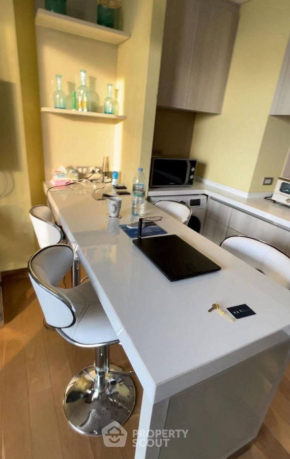 picture 2-BR Condo at The Lumpini 24 near BTS Phrom Phong (ID 1895455) - 3/16