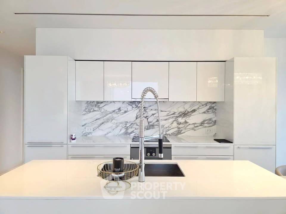 picture 2-BR Condo at Four Seasons Private Residences Bangkok near BTS Saphan Taksin (ID 2159090) - 13/48
