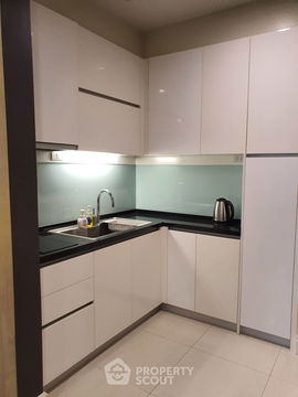 1-BR Condo at Bright Sukhumvit 24 Condominium near BTS Phrom Phong (ID 2104672)