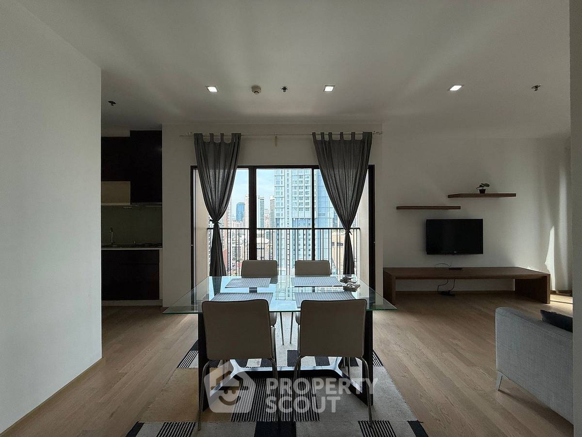 picture 2-BR Condo at Noble Refine Prompong near BTS Phrom Phong (ID 392836) - 10/16