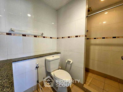 Condos for rent Central Pattaya Road : 2-BR Condo at Pattaya Klang Center Point Condominium (PKCP) close to Central Pattaya (ID 2137244)
