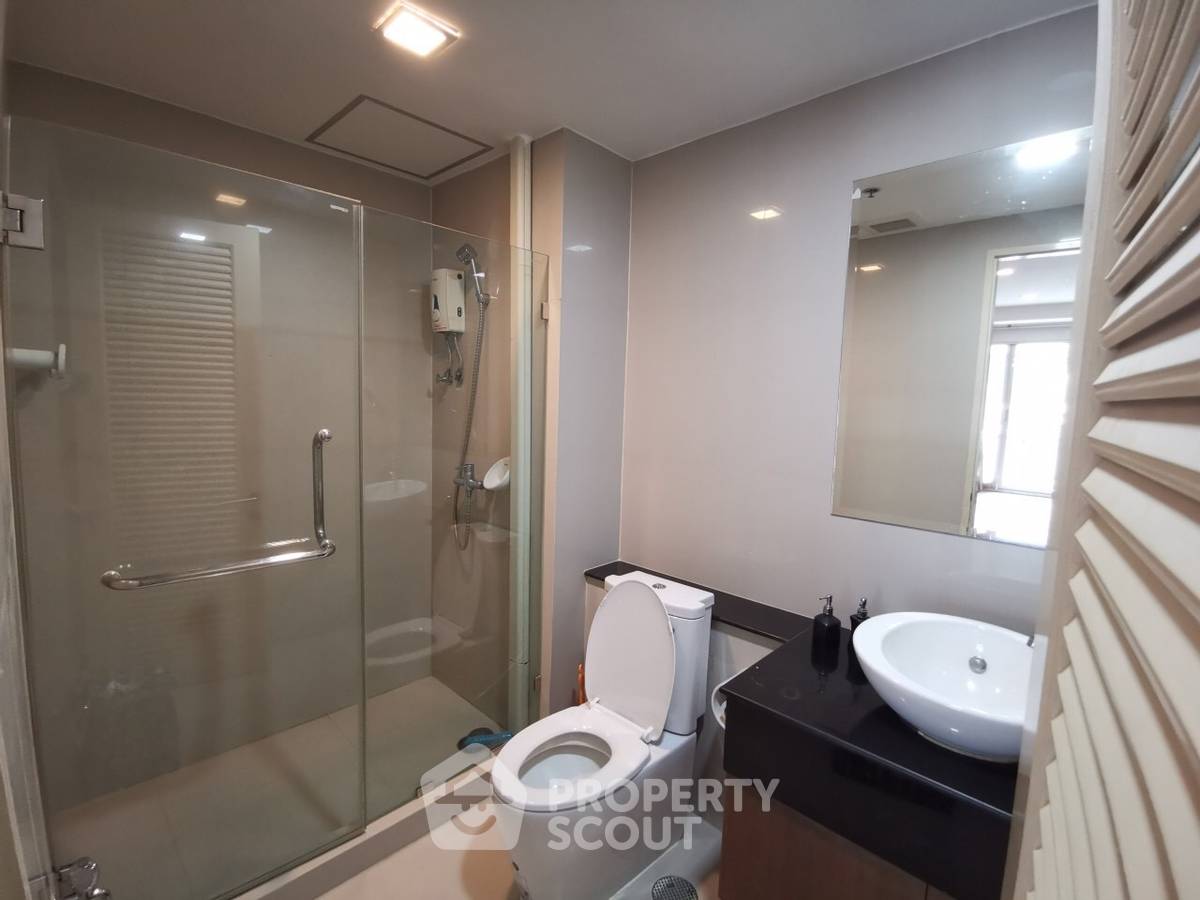 picture 3-BR Condo at Nusasiri Grand Condominium near BTS Ekkamai (ID 648689) - 3/12