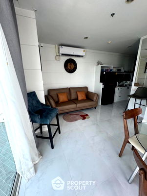 คอนโดให้เช่า : คอนโด 2-ห้องนอน ที่ เดอะ ทวินทาวเวอร์ ใกล้ หาดจอมเทียน (ID 2109078)