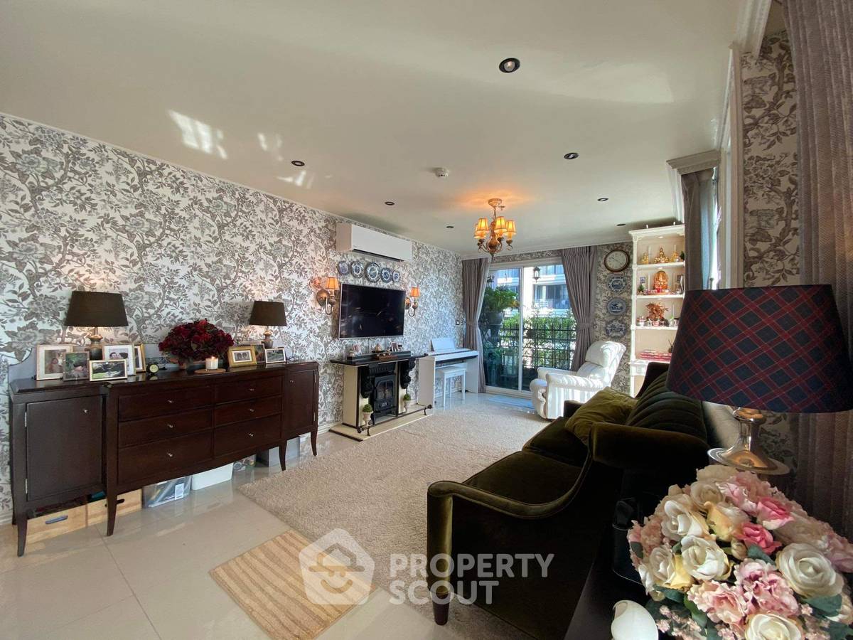 picture 2-BR Condo at Serene Place Sukhumvit 24 Condominium near BTS Phrom Phong (ID 1707094) - 2/11