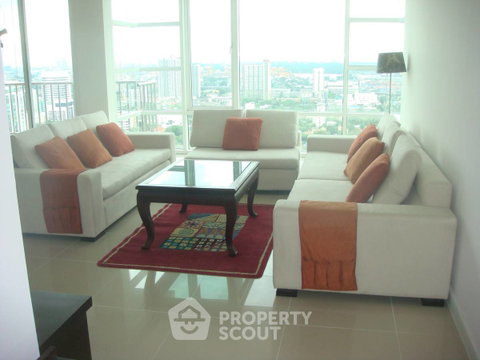 Pet-Friendly 3-BR Condo At Fullerton Sukhumvit, 400m to BTS Ekkamai (ID 515007)