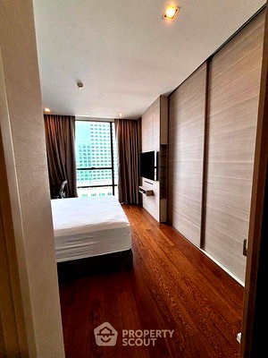 Condos for sale : 1-BR Condo at The Bangkok Sathorn near BTS Surasak (ID 1788703)