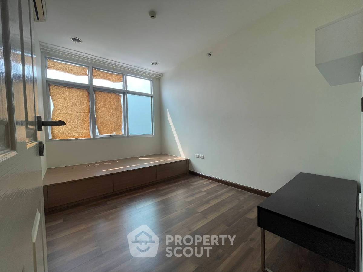 picture 2-BR Condo at Chewathai Ratchaprarop near BTS Victory Monument (ID 597644) - 7/15