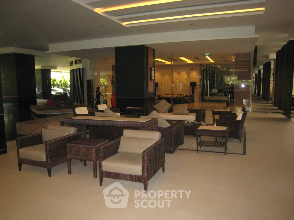 picture 2-BR Condo at Sathorn Gardens near MRT Si Lom (ID 405334) - 13/22