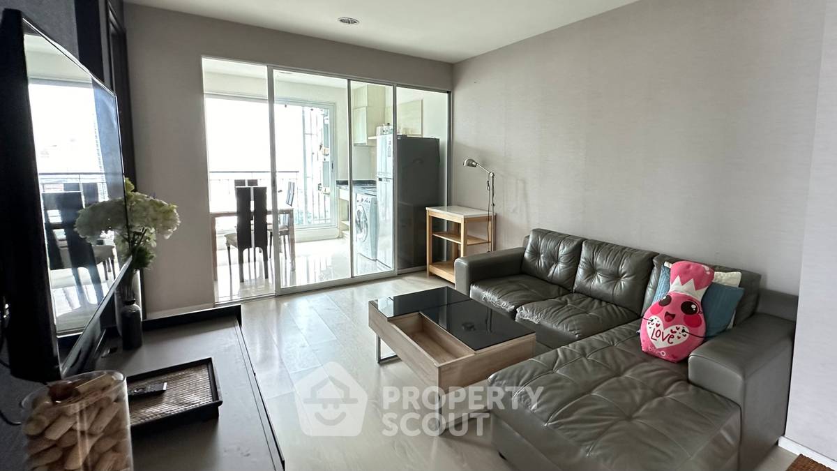 picture 2-BR Condo at Rhythm Sathorn-Narathiwas near BTS Chong Nonsi (ID 1573952) - 1/10