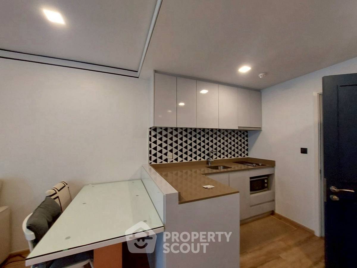 picture 1-BR Condo at Maestro 01 Sathorn - Yenakat near MRT Khlong Toei (ID 2081074) - 8/11