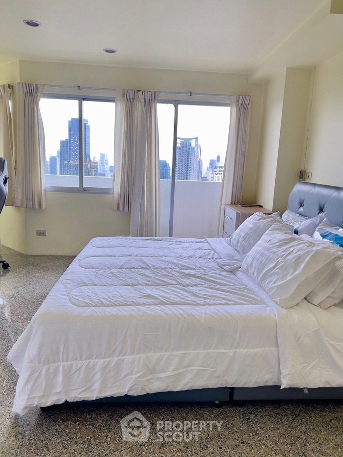picture 3-BR Condo at Wittayu Complex near BTS Phloen Chit (ID 1697512) - 1/10