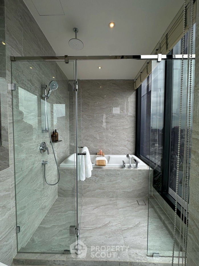 picture 3-BR Condo at ASHTON Asoke - Rama 9 near MRT Phra Ram 9 (ID 2188337) - 9/18