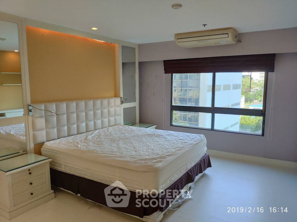 picture 1-BR Condo at Baan Ploenchit near BTS Nana (ID 382310) - 1/9
