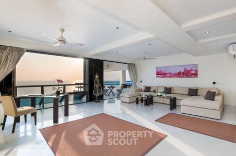 3-BR Duplex at Jomtien Plaza Condotel close to Jomtien Beach (ID 1536895)