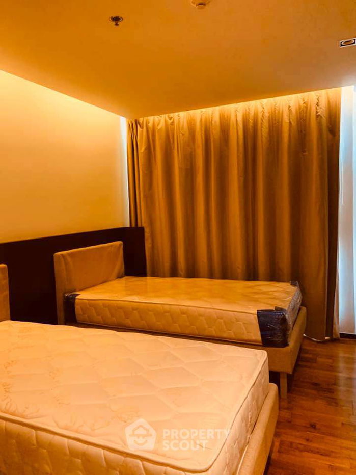 picture 2-BR Condo at Sathon Heritage Residences near BTS Chong Nonsi (ID 467503) - 8/13