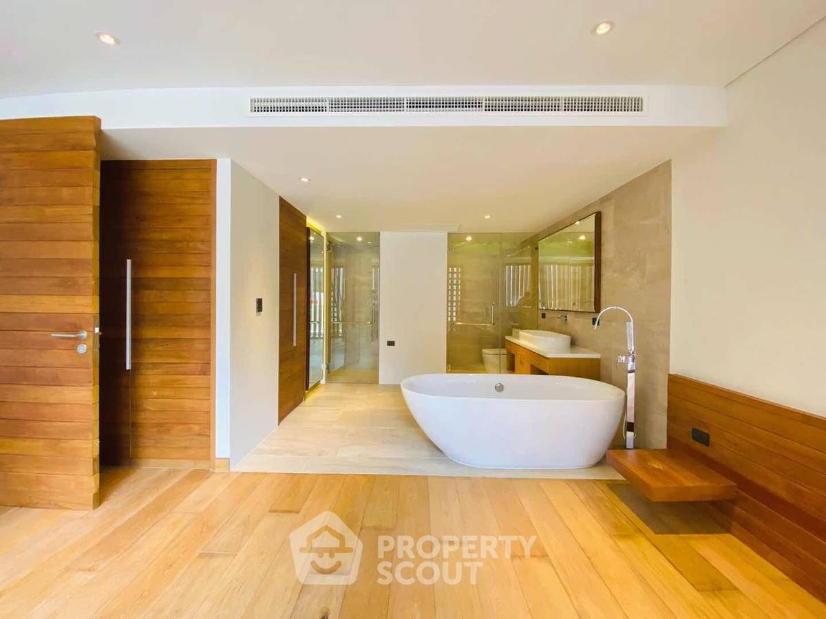 picture Blue Point Condos - 5-bed grand penthouse with private rooftop terrace overlooking Patong Beach (ID 992300) - 19/26
