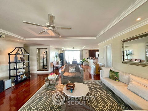 3-BR Condo at Regent On The Park 3 Condominium near MRT Phetchaburi (ID 2066335)